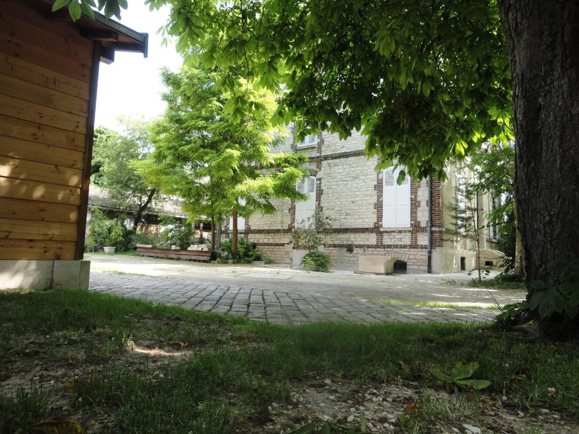 Au Fil De Troyes Bed & Breakfast Sainte-Savine Exterior photo